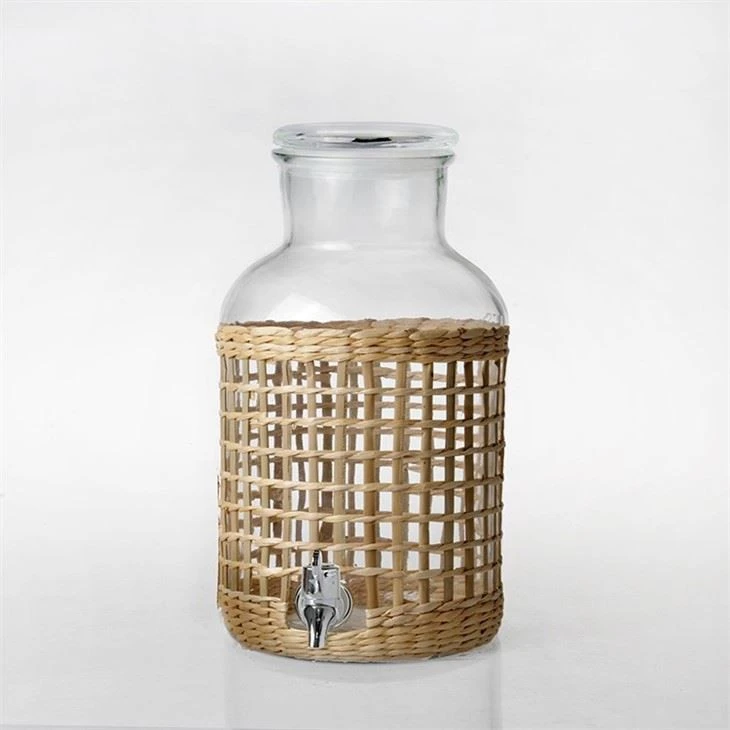 glass water pitcher with spout (4)
